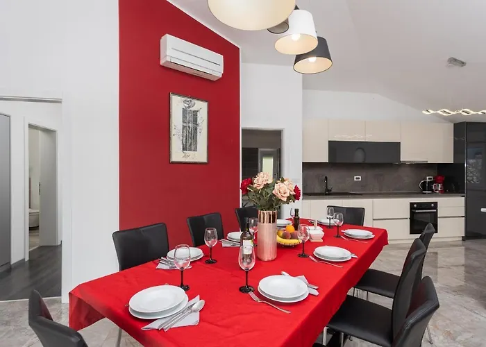 Lm Villa